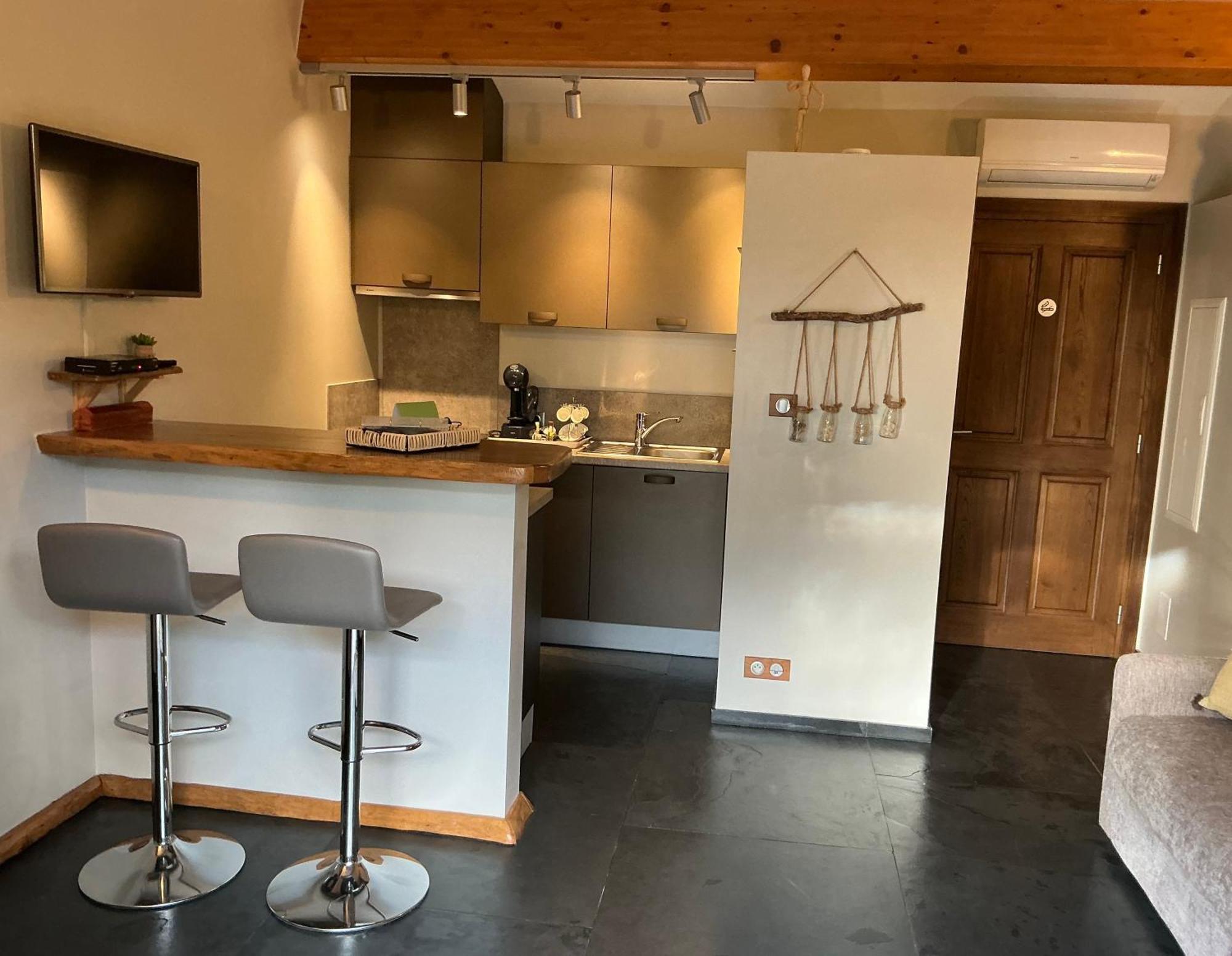 Residence Petru-Maria Проприано Екстериор снимка