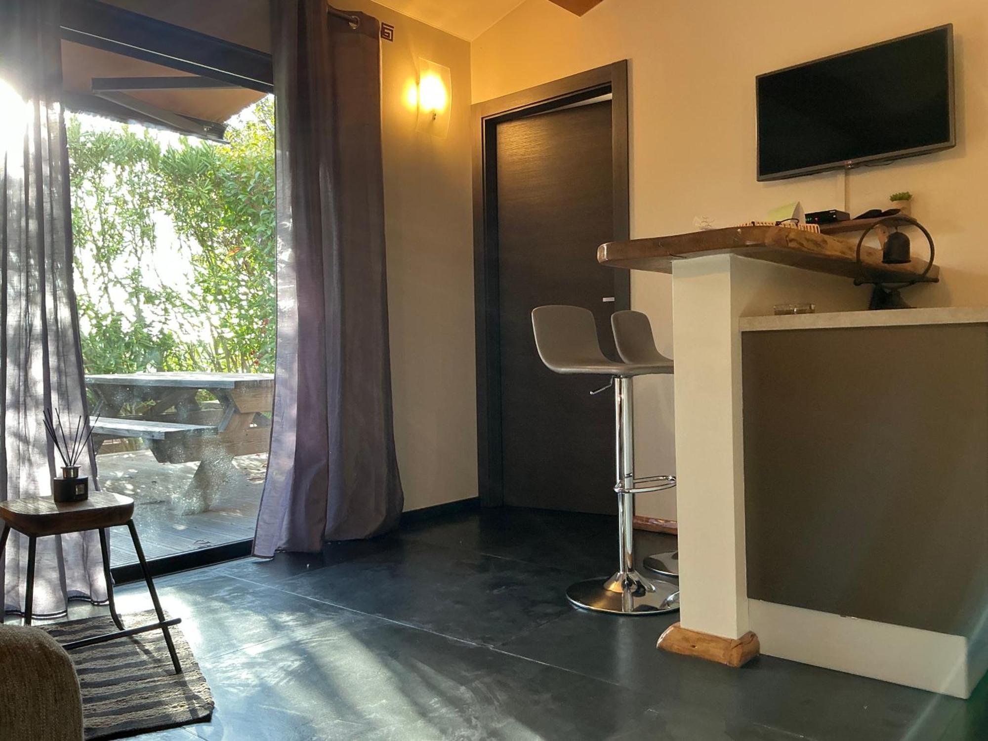 Residence Petru-Maria Проприано Екстериор снимка