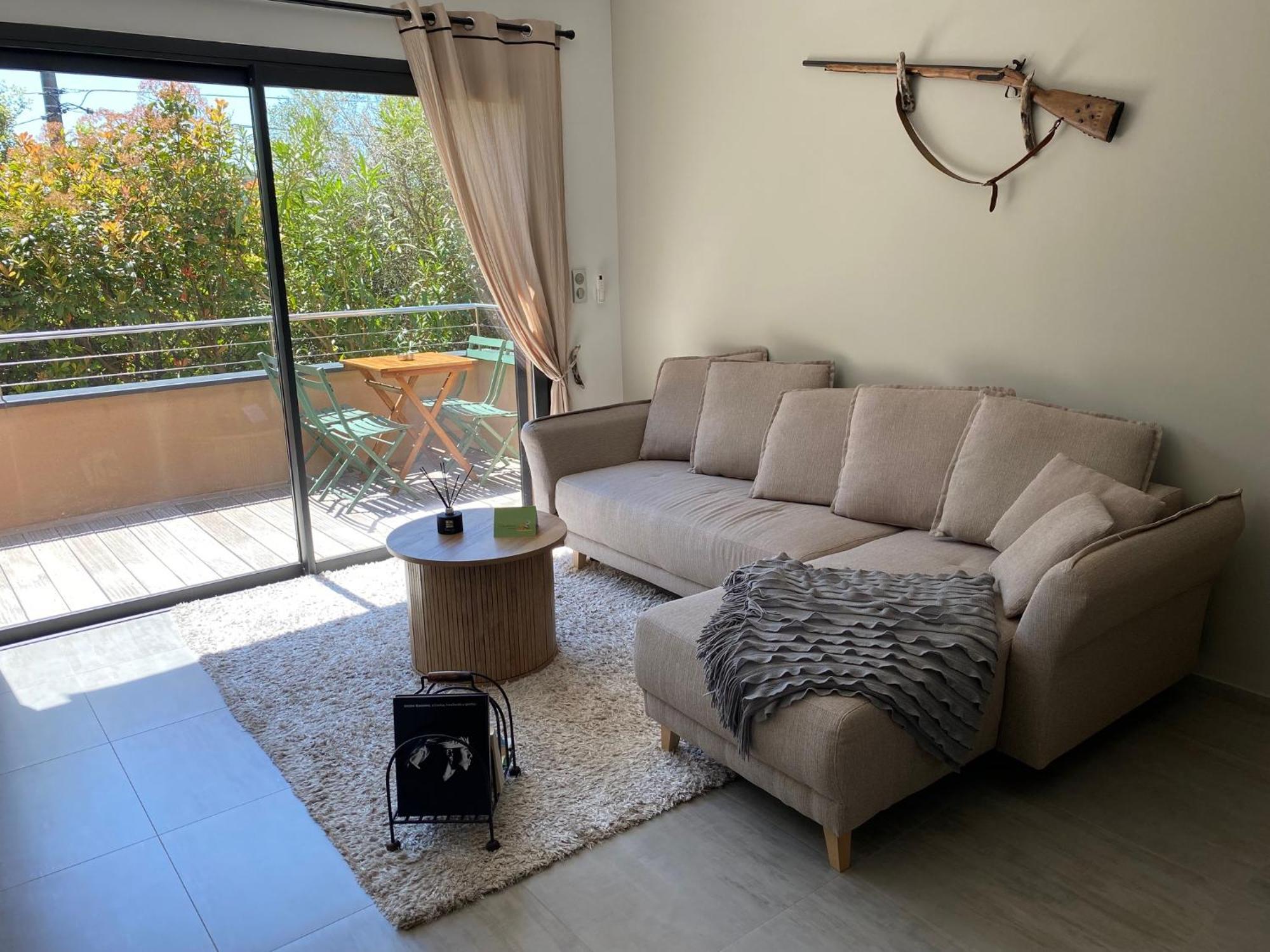 Residence Petru-Maria Проприано Екстериор снимка